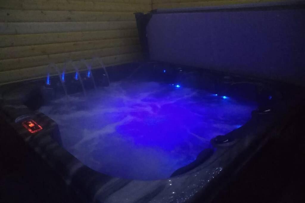 The Cottage - Hot Tub - Nr Glasgow - Self Check-In Coatbridge Exterior photo