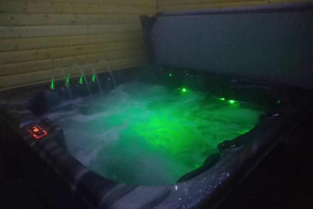 The Cottage - Hot Tub - Nr Glasgow - Self Check-In Coatbridge Exterior photo